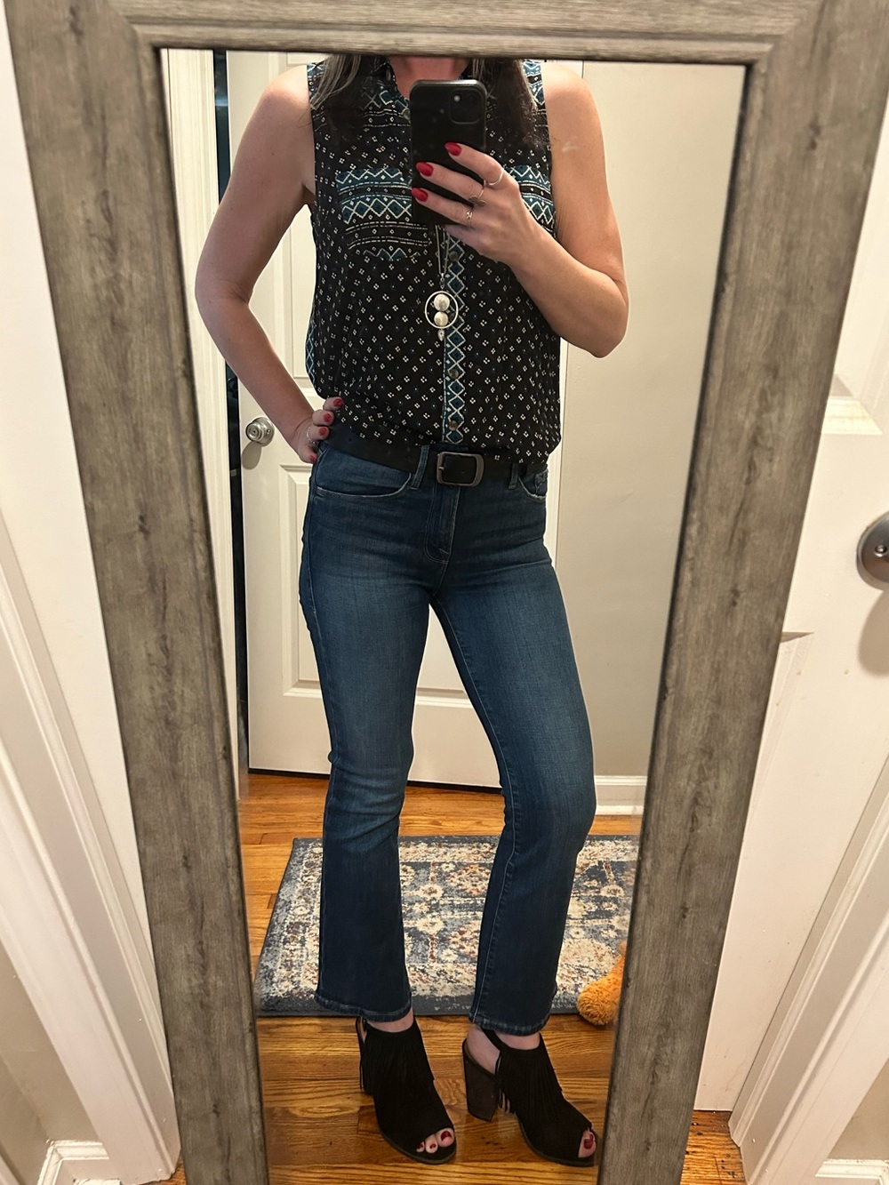 Anthropologie Akemi + Kin Black & Teal Sleeveless Button-Down Shirt - Picture 6 of 16